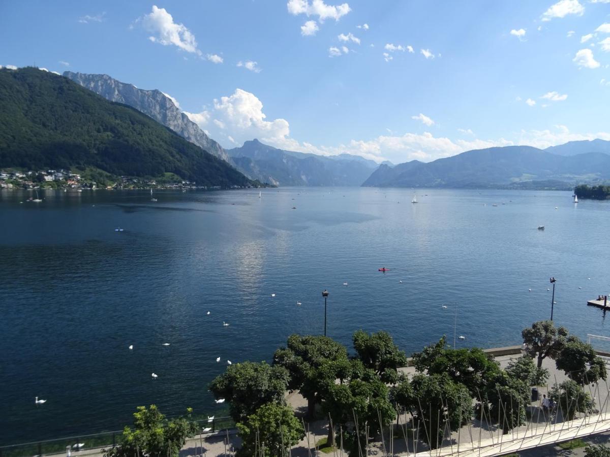Fantastic Lake And Mountain View, First Row Lakeside غموندين المظهر الخارجي الصورة