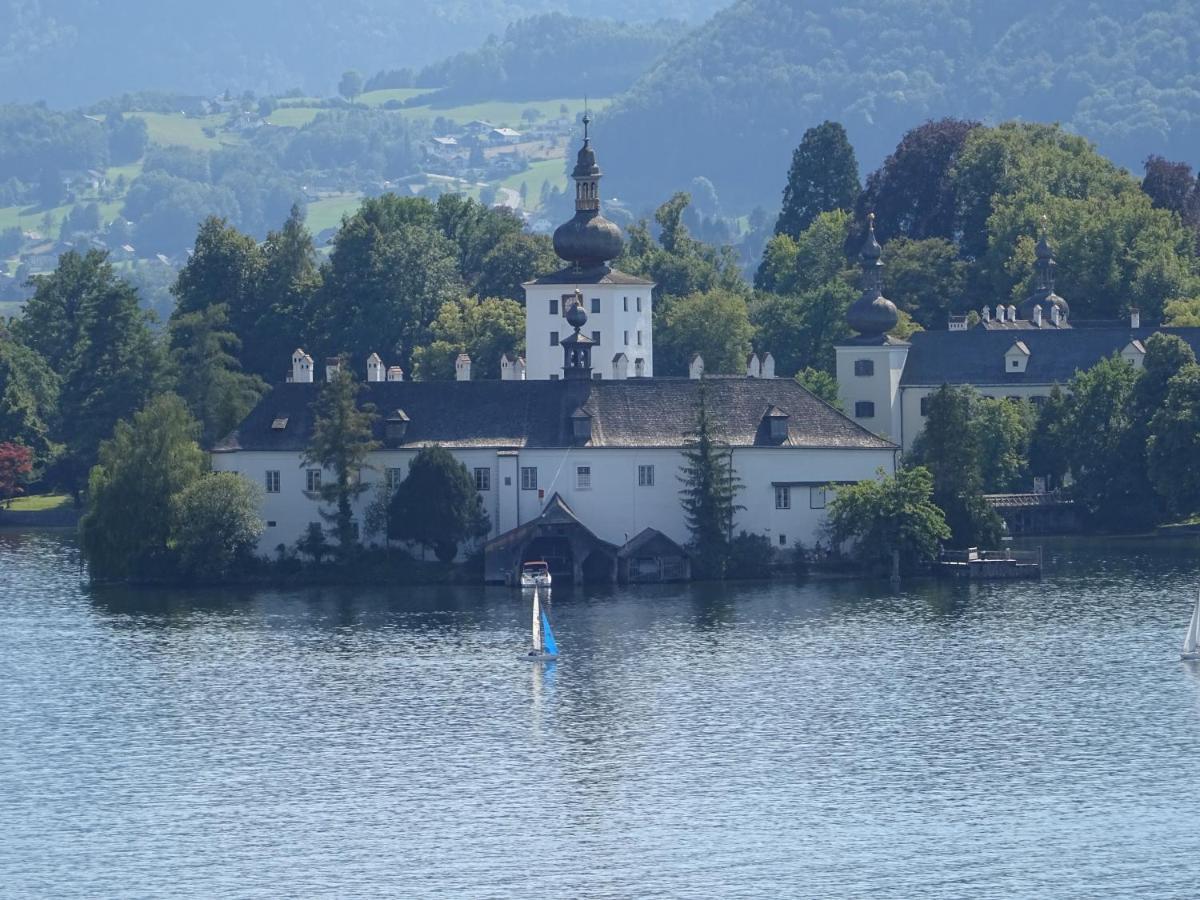 Fantastic Lake And Mountain View, First Row Lakeside غموندين المظهر الخارجي الصورة